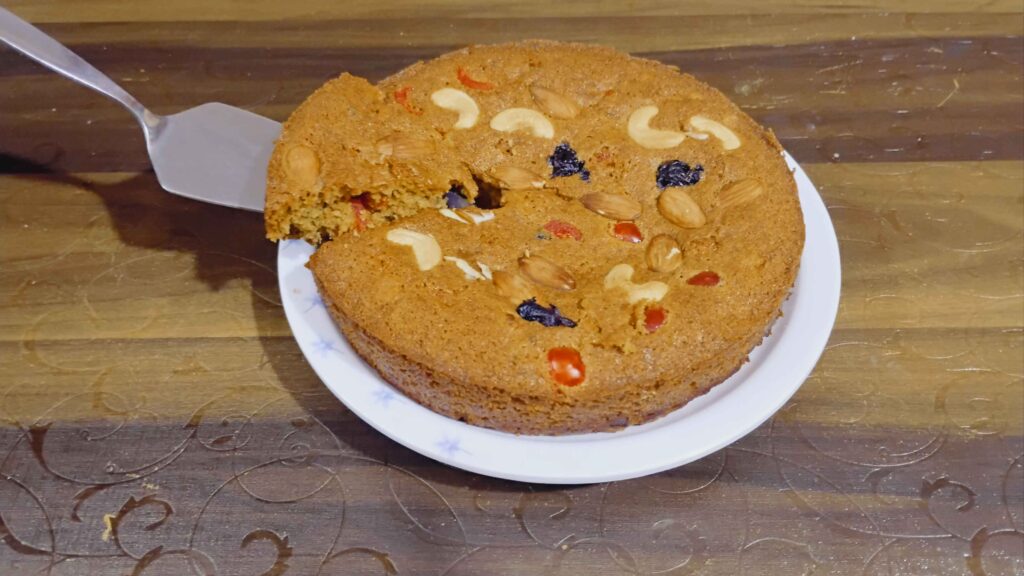 एगलेस प्लम केक रेसिपी (Eggless plum cake recipe)