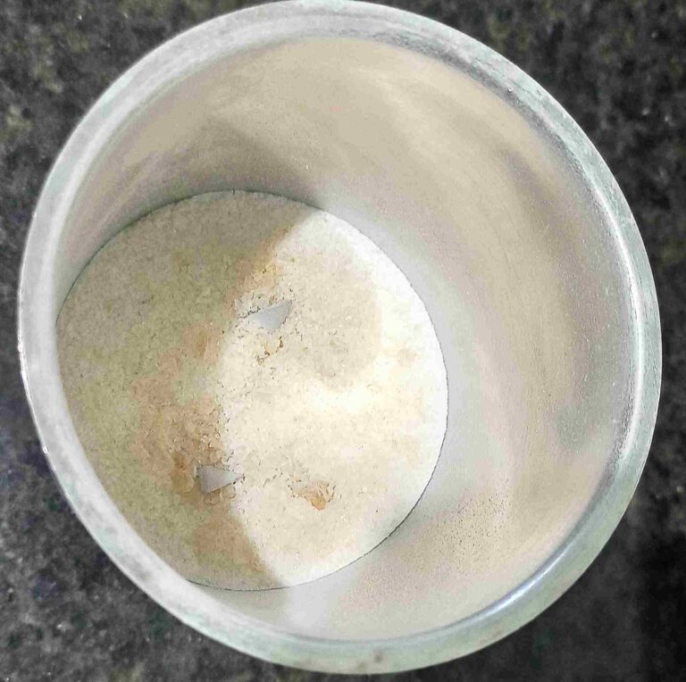 गोंद के लड्डू (Gond Ke Laddoo)