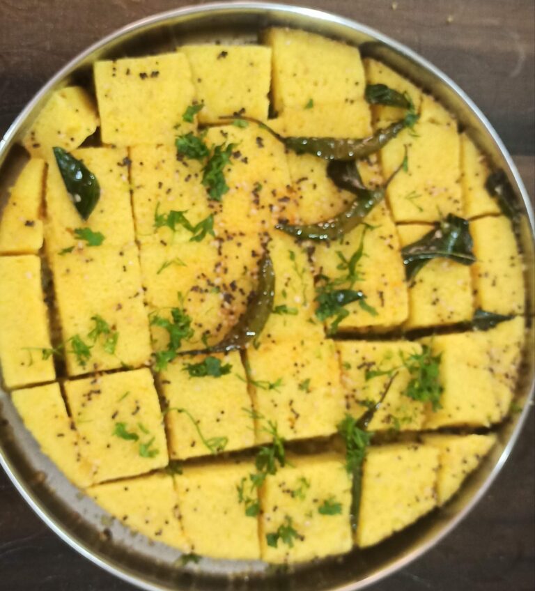 खमण ढोकला रेसिपी (Khaman Dhokla Recipe)