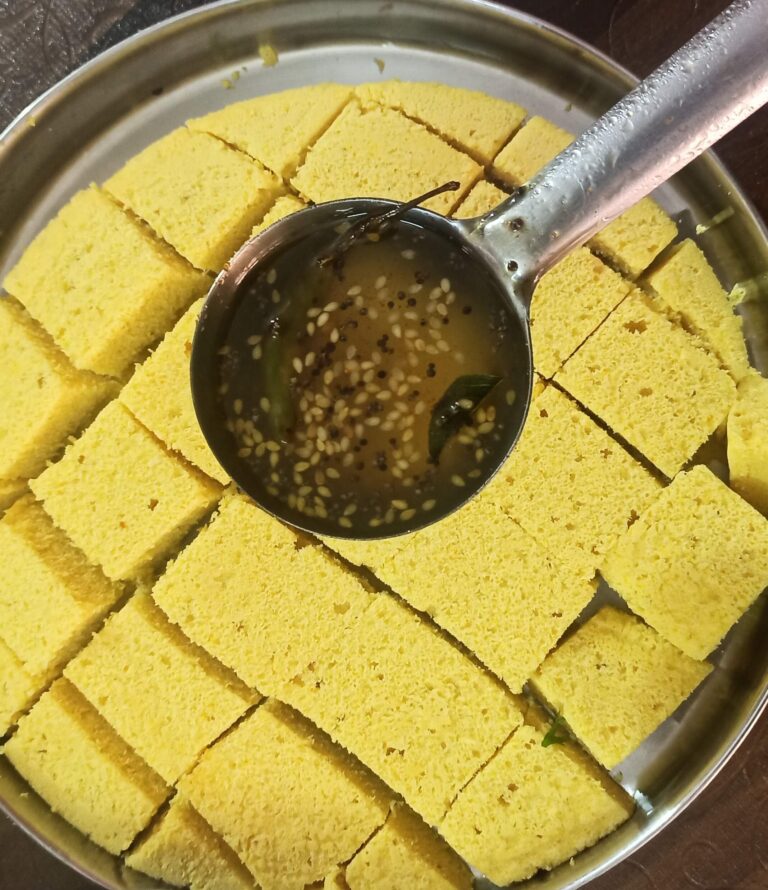 खमण ढोकला रेसिपी (Khaman Dhokla Recipe)