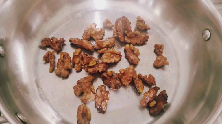नारियल और ड्राईफ्रूट बर्फी रेसिपी (Coconut And Dryfruit Barfi Recipe)